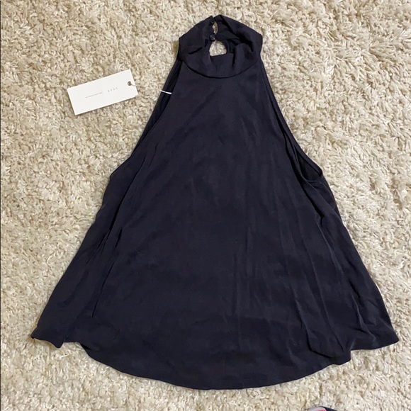 High neck lush top - Picture 2 of 3